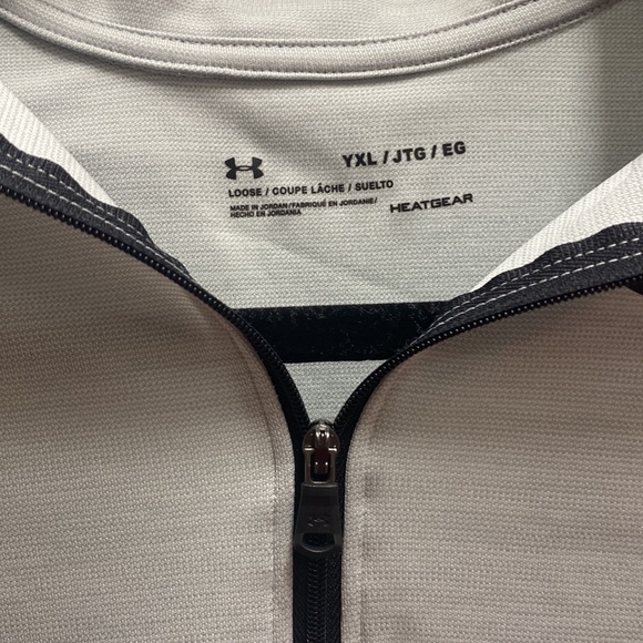 Under Armor athletic half zip. Size juniors YXL - Picture 2 of 3